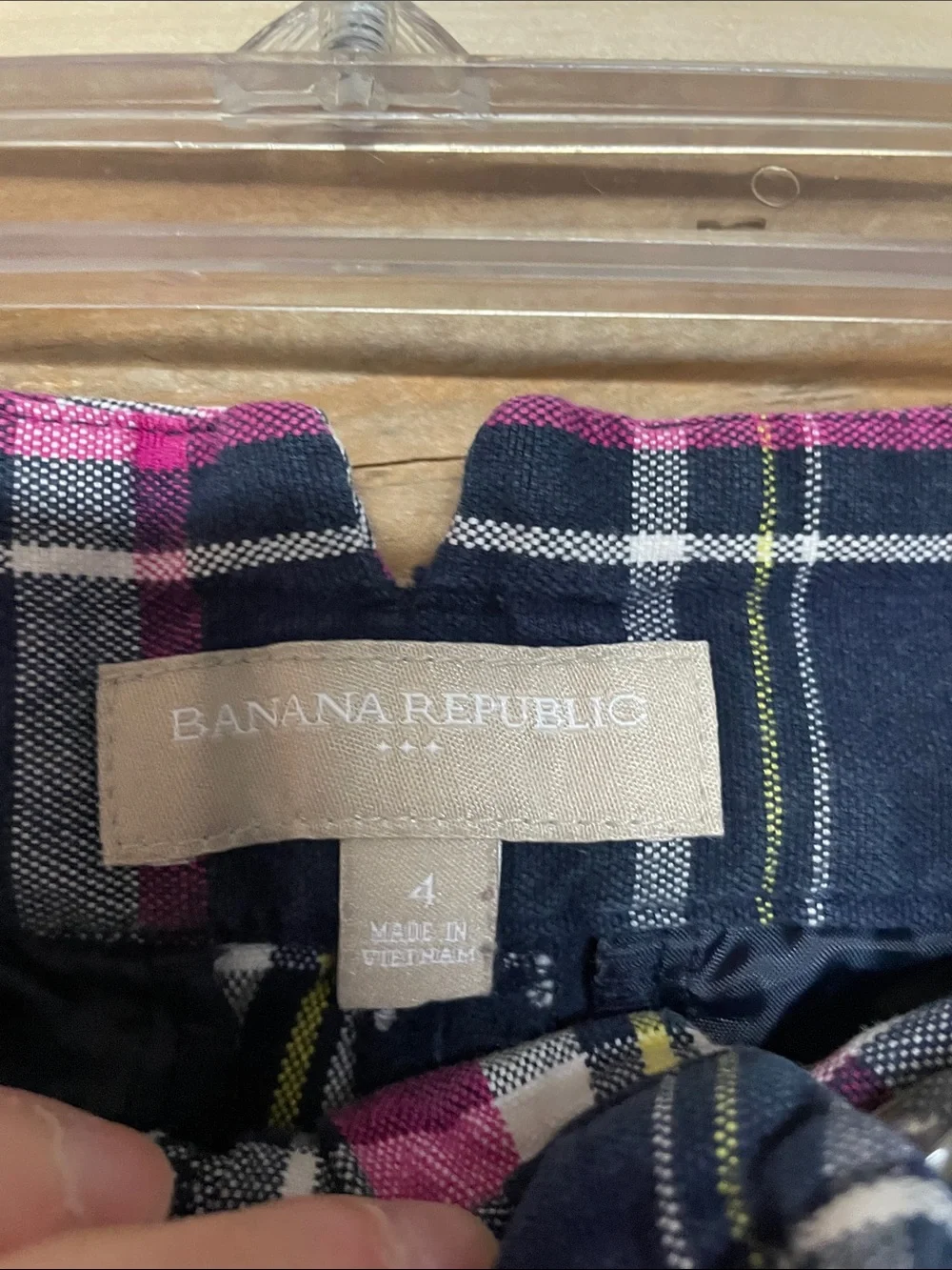 Banana Republic size 4 Pink, Yellow, Blue Preppy Plaid Mid-rise 3” Chino Shorts